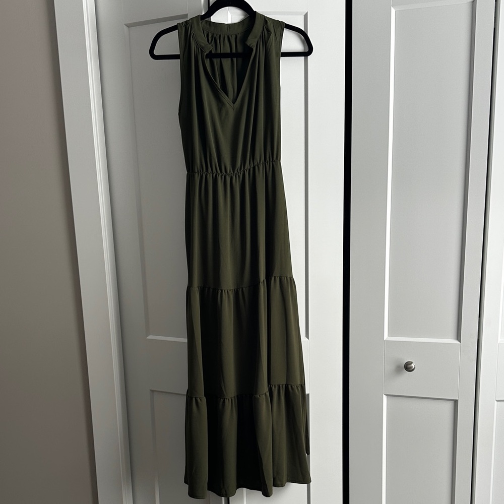 Chic Forest Green Sleeveless Maxi Dress